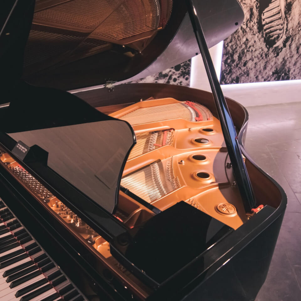 piano tutor header testimonial bg